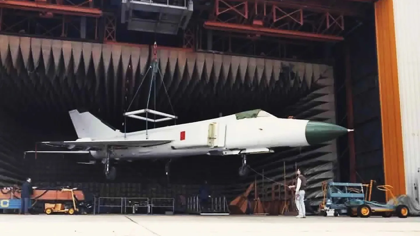 🇨🇳 Shenyang J-8II: попытка Китая усидеть меж двух блоков