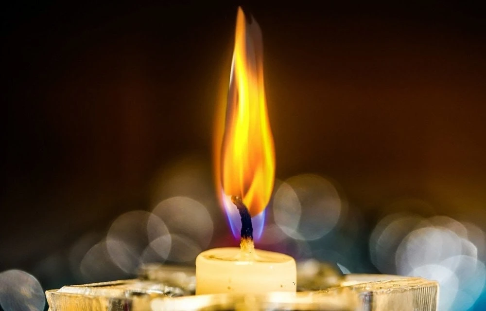 Шёпоток на огонь 🔥  Возьмите свечу или если есть возможность, подойдите к огню/костру со словами:  «