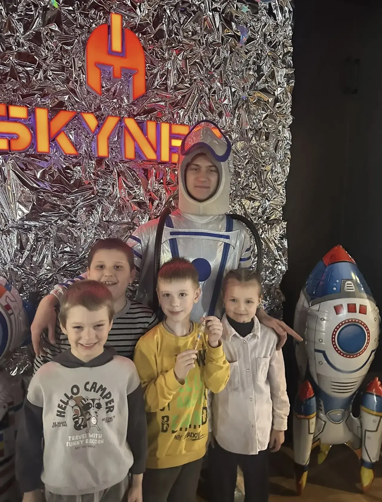 ✨Навстречу к звездам!  👽В предверии Дня космонавтики обучающиеся 1а, 1б, 1в, 1г, 2г, 2б, 3б, 3в, 3г,