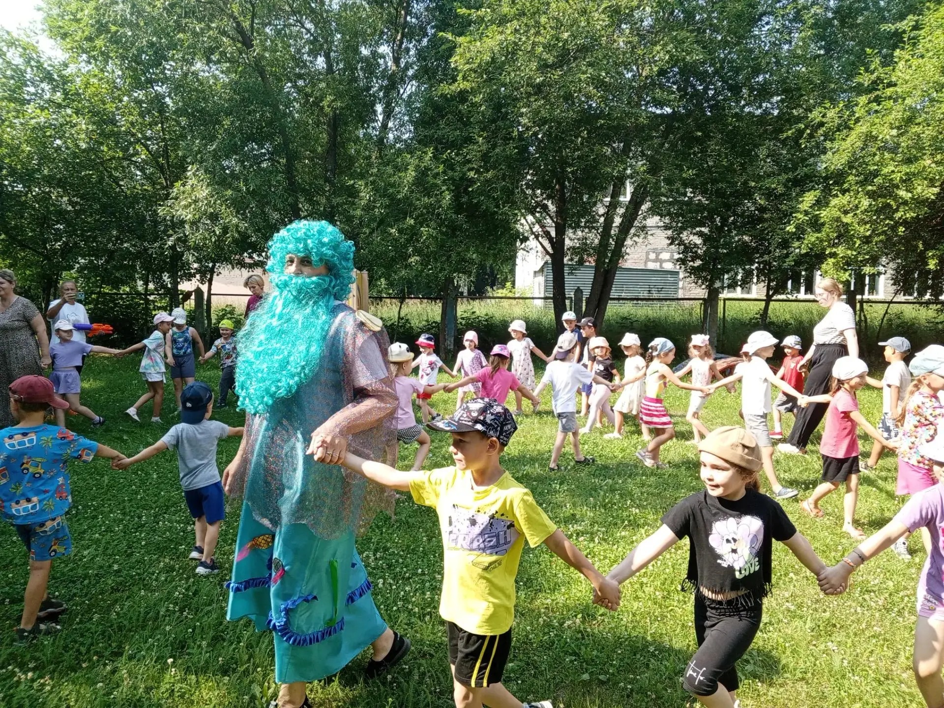 🎉 Волшебный день Ивана Купалы в нашем детском саду!

Сегодня было по-настоящему сказочно: к ребятам