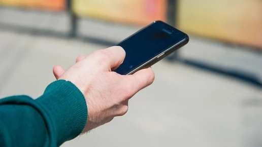 Волгоградцам раскрыли правду о влиянии магнитов в чехлах на смартфоны