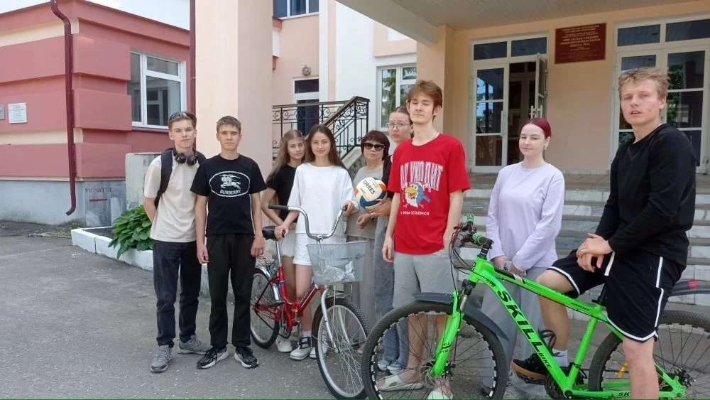 Сегодня ребята лагеря "Эрудит" 🎓отправились в поход по родному краю. 🚴‍♂🚵‍♀Подвижные игры, свежий