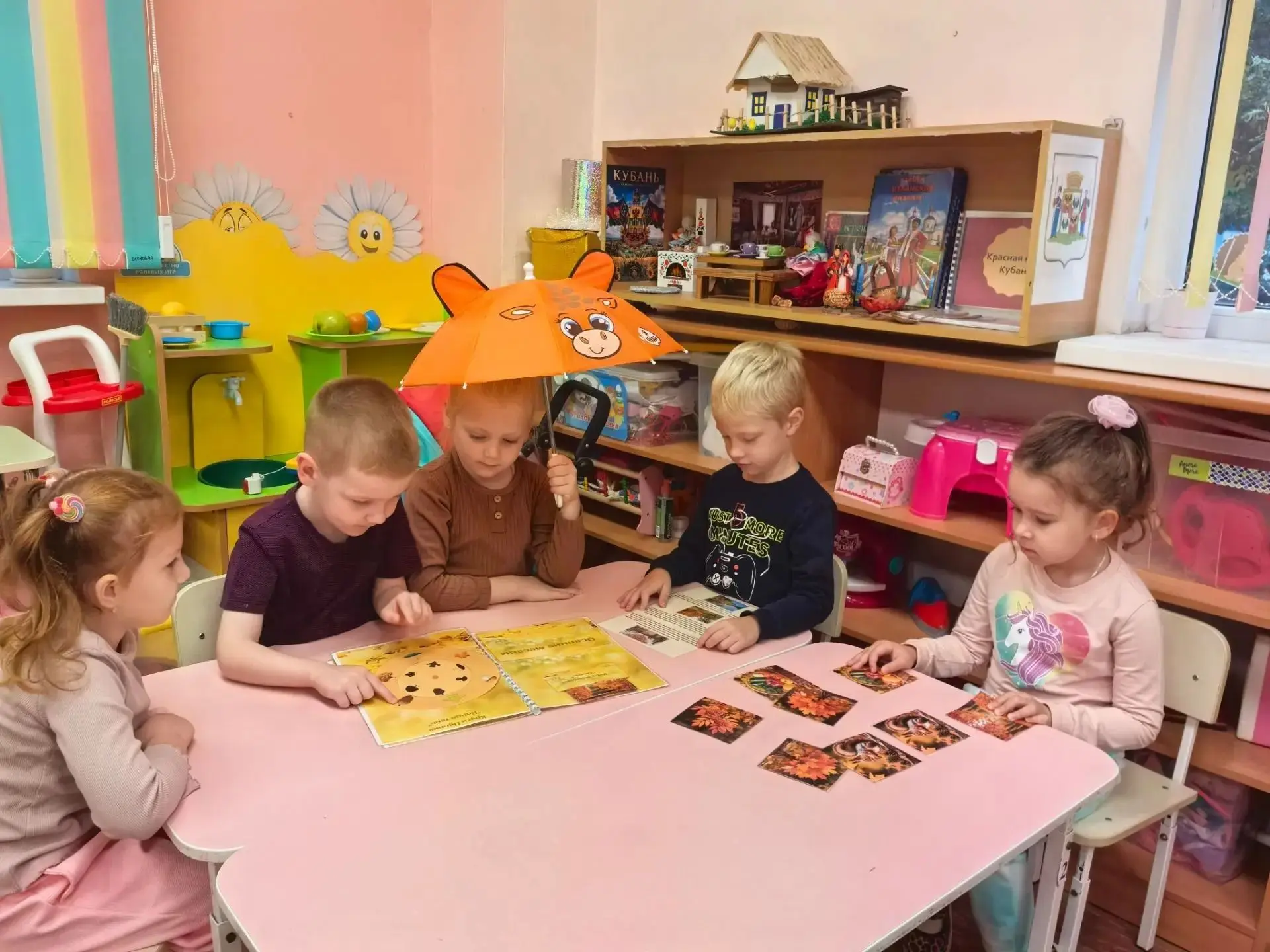 Вдохновившись волшебной красотой золотой осени, ребята из группы «Затейники» сделали на...