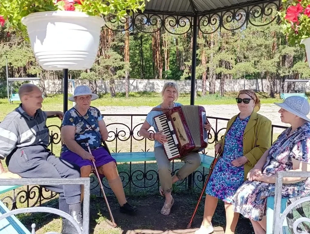 🎶 Музыкальные прогулки - наша маленькая радость! 🎶💙