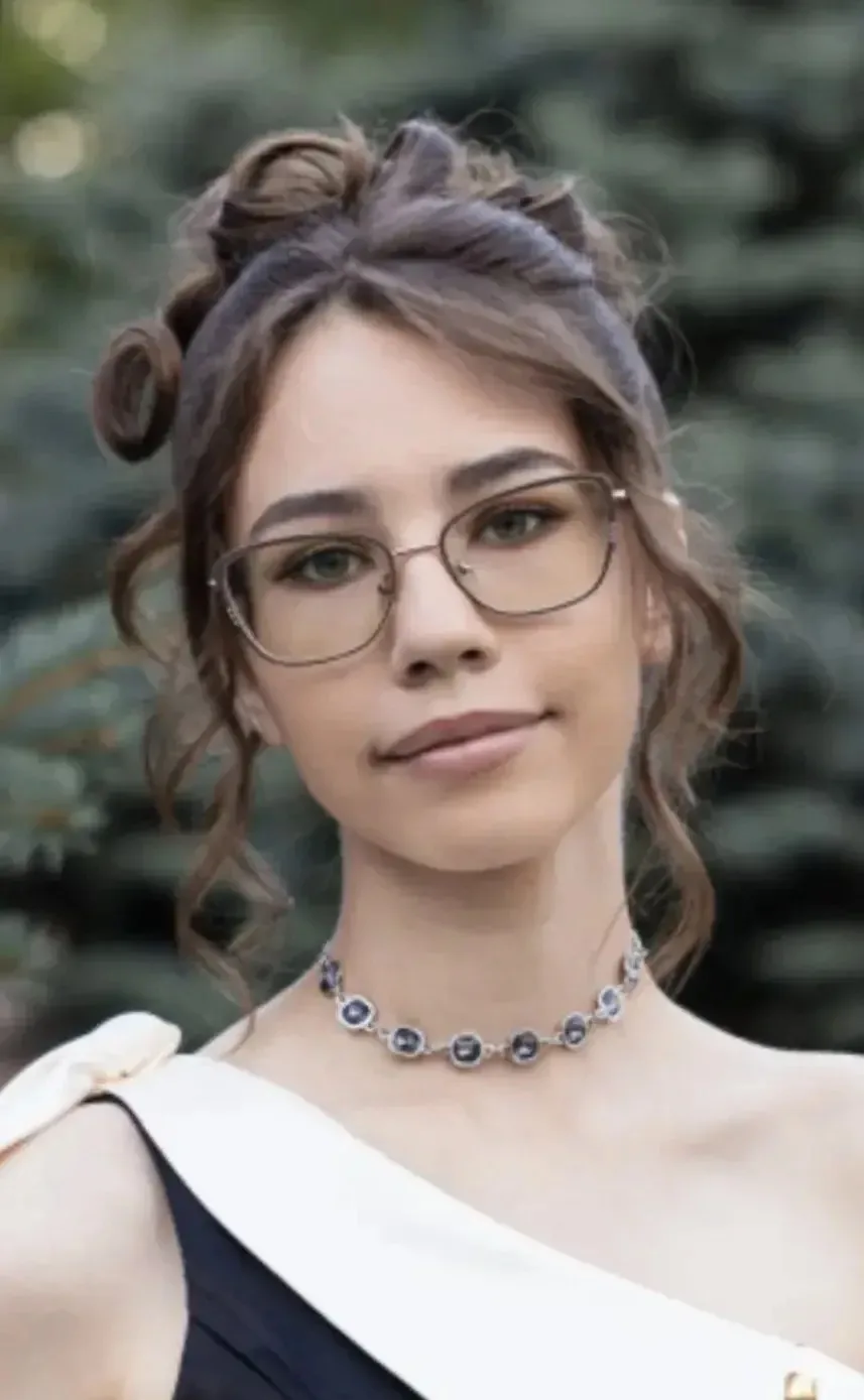 Максимова Елизавета — выпускница МБУ ДО ДХШ ст. Новопокровской.