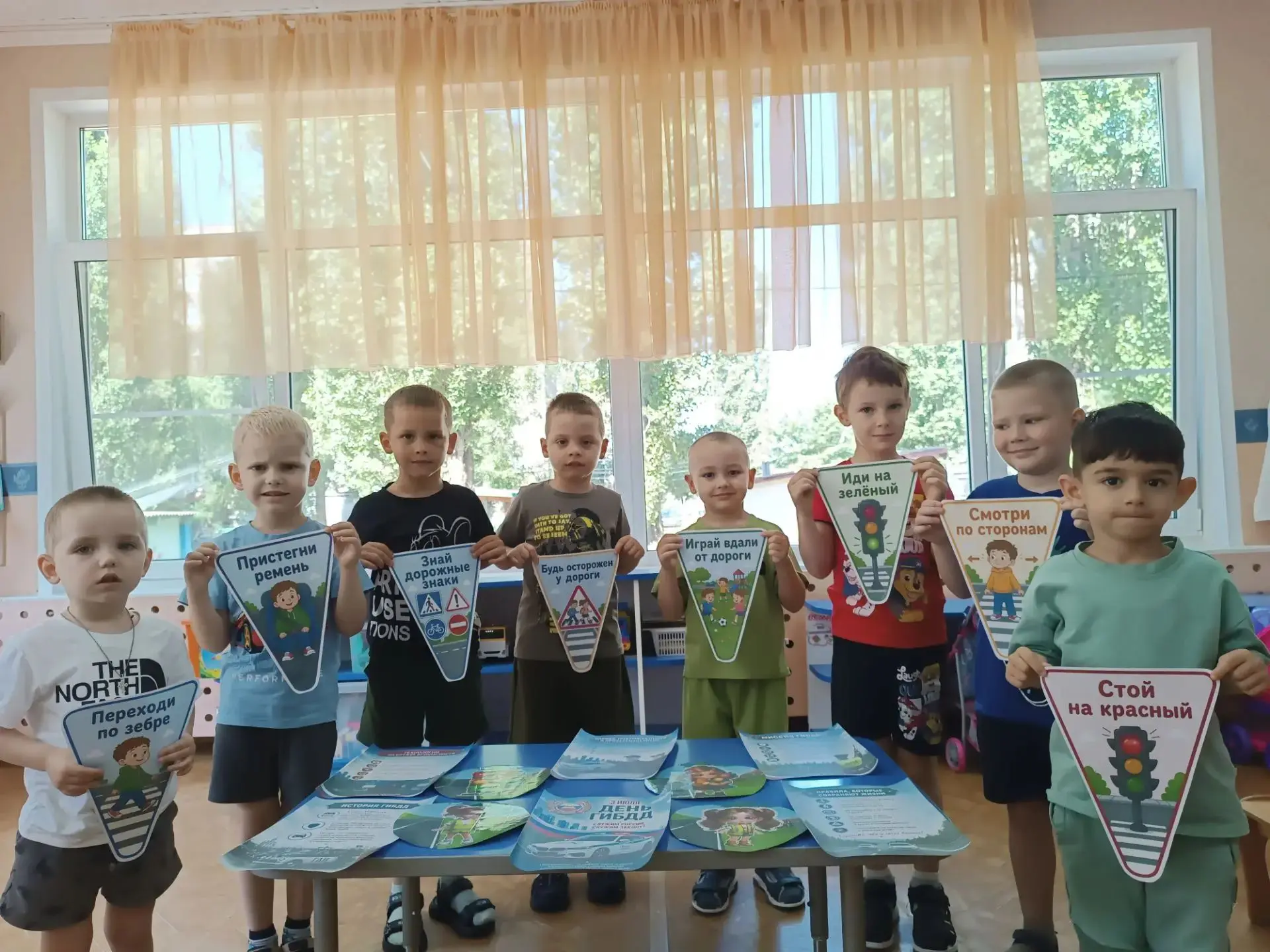 В нашем детском саду регулярно проводятся мероприятия, посвященные правилам дорожного движения. 🚘🚓