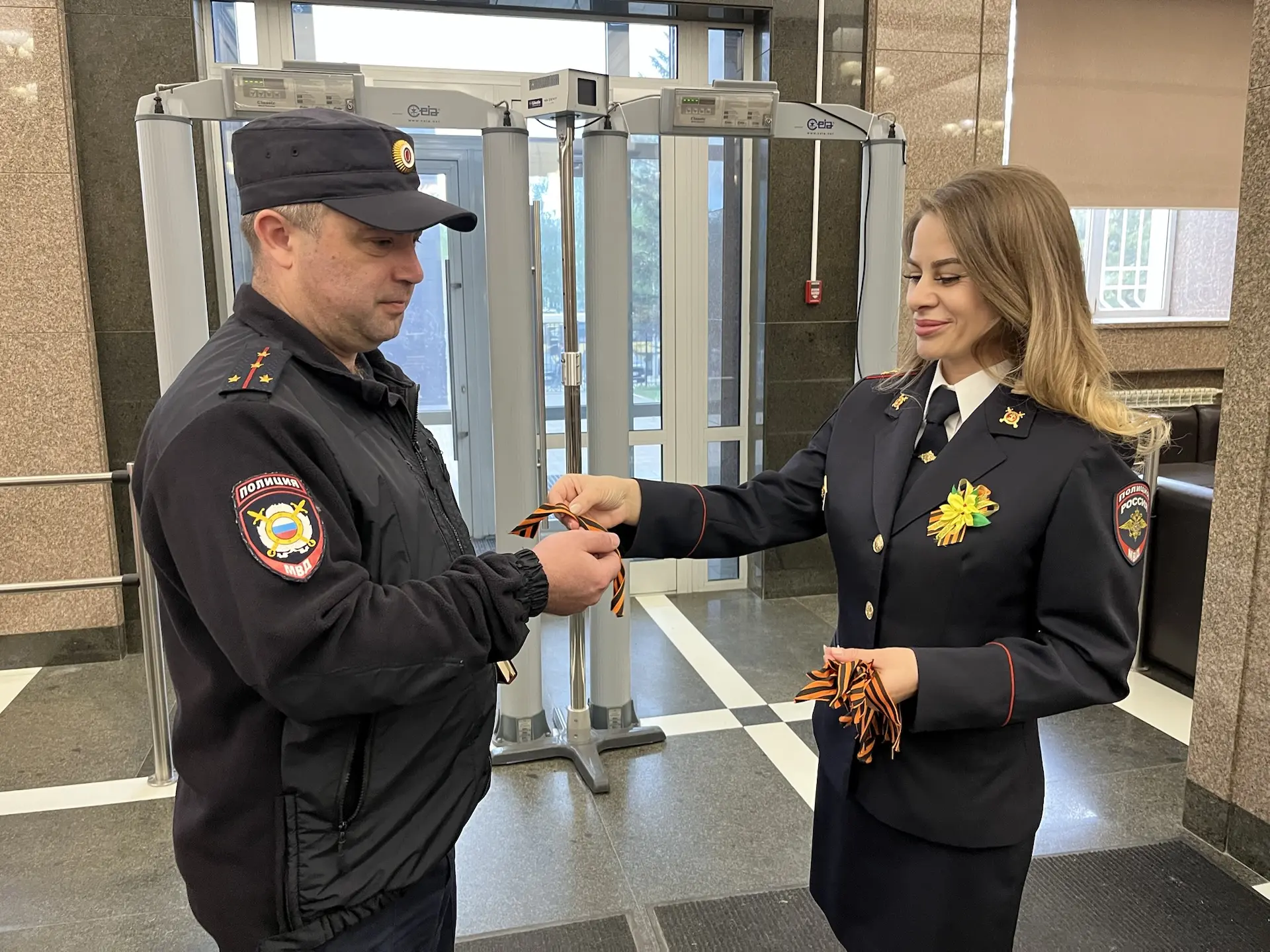 🎗️Полицейские Алтайского края присоединились к акции «Георгиевская лента»    Сегодня утром всем сотр