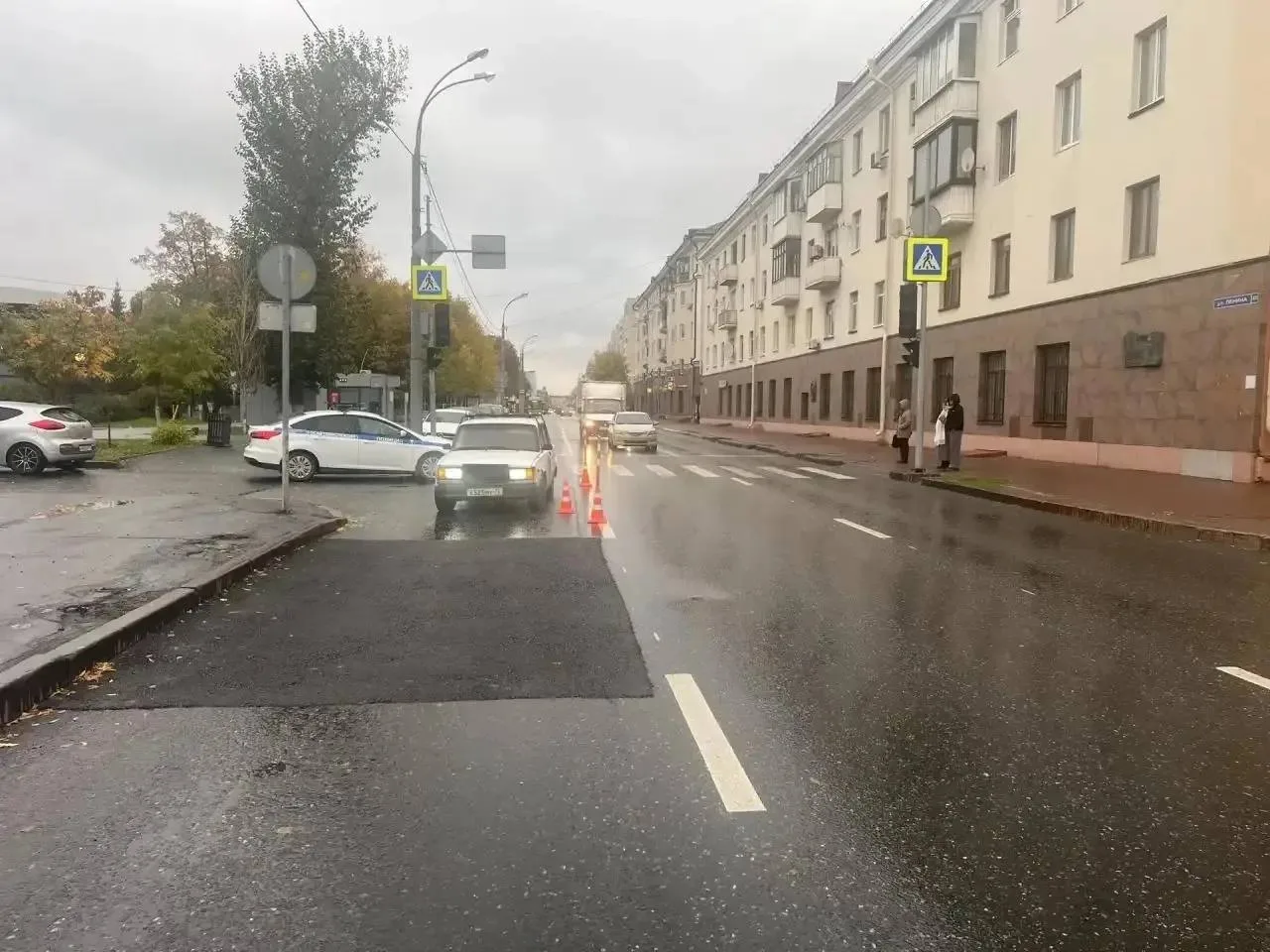 На пешеходном переходе в центре Тюмени иномарка сбила школьницу