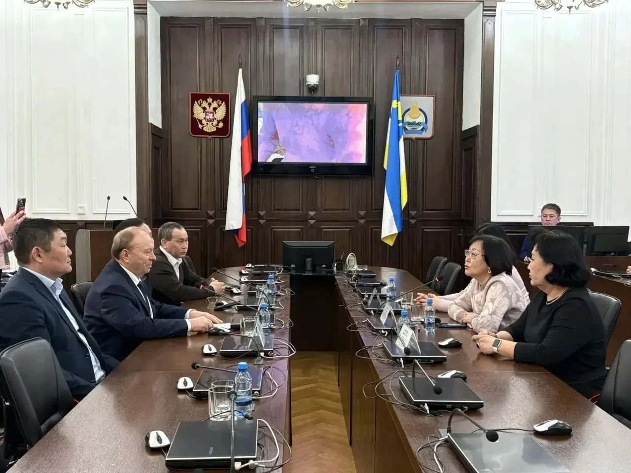 Студенты-медики БГУ получили награды за помощь госпиталям  и бойцам СВО   👩‍⚕️ В Народном Хурале Бур