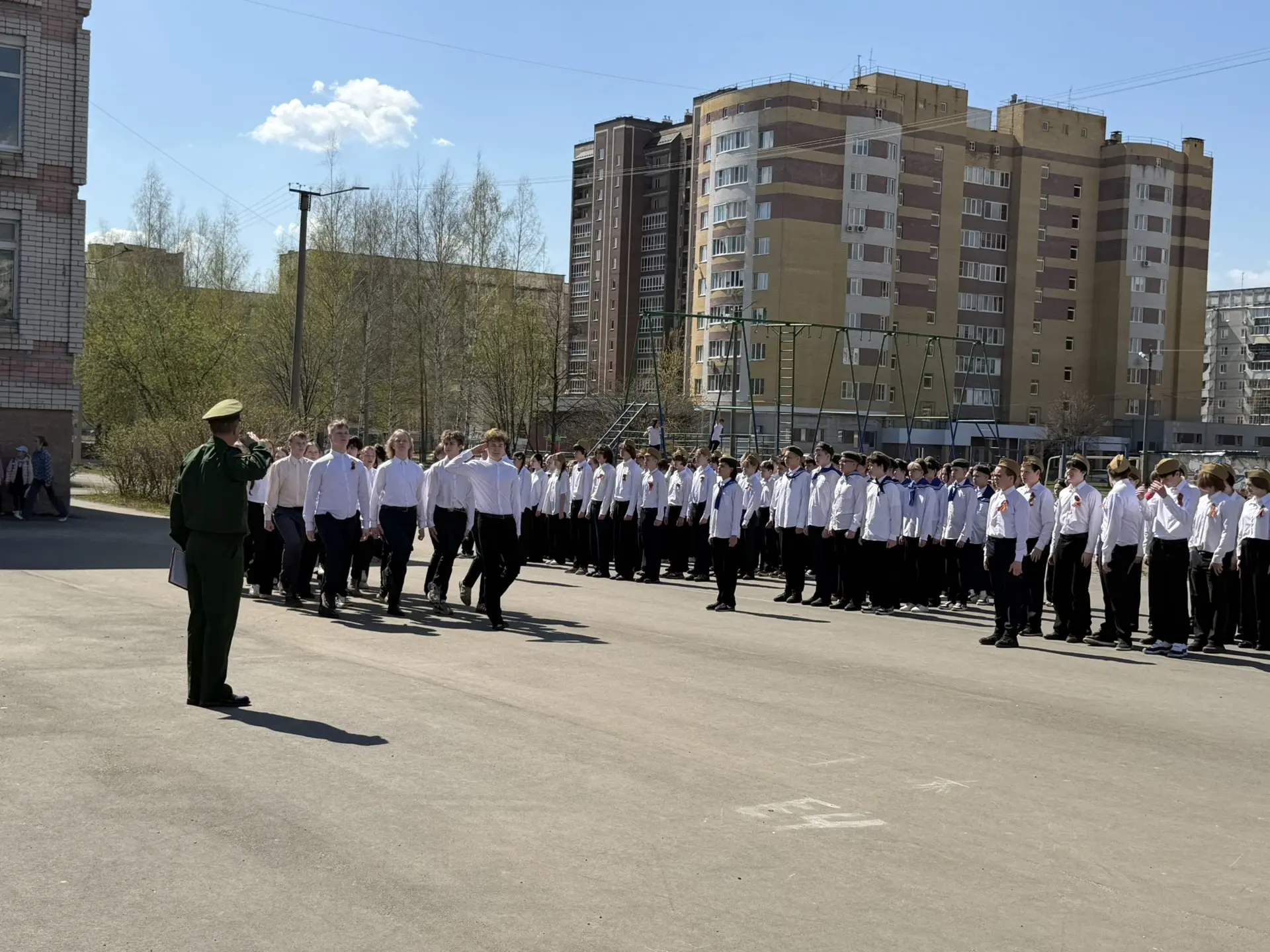🎖️ Смотр строя и песни! 🎖️  Сегодня, 4 мая, в нашем лицее прошёл традиционный смотр строя и песни ср