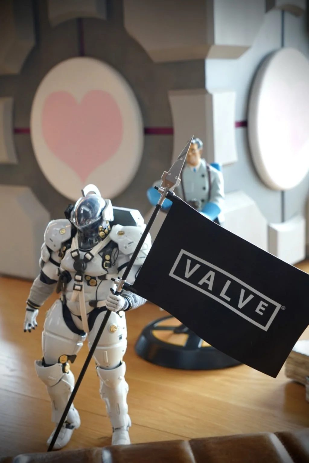 Хидео Кодзима в очередной раз посетил штаб-квартиру Valve  Японский геймдизайнер опубликовал свежие 