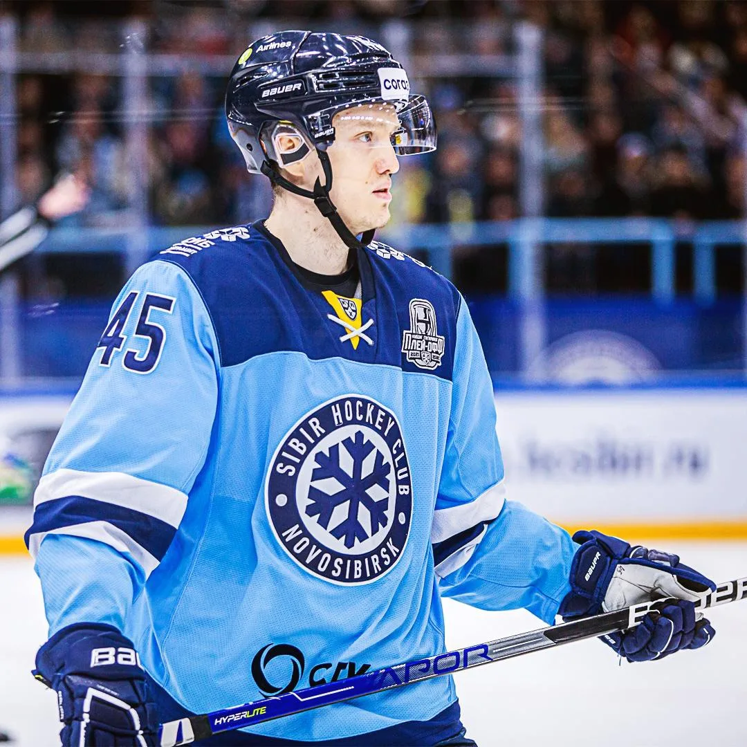 🏒 Валентин Пьянов завершил профессиональную карьеру.

35-летний нападающий и «Сибирь» расторгли кон