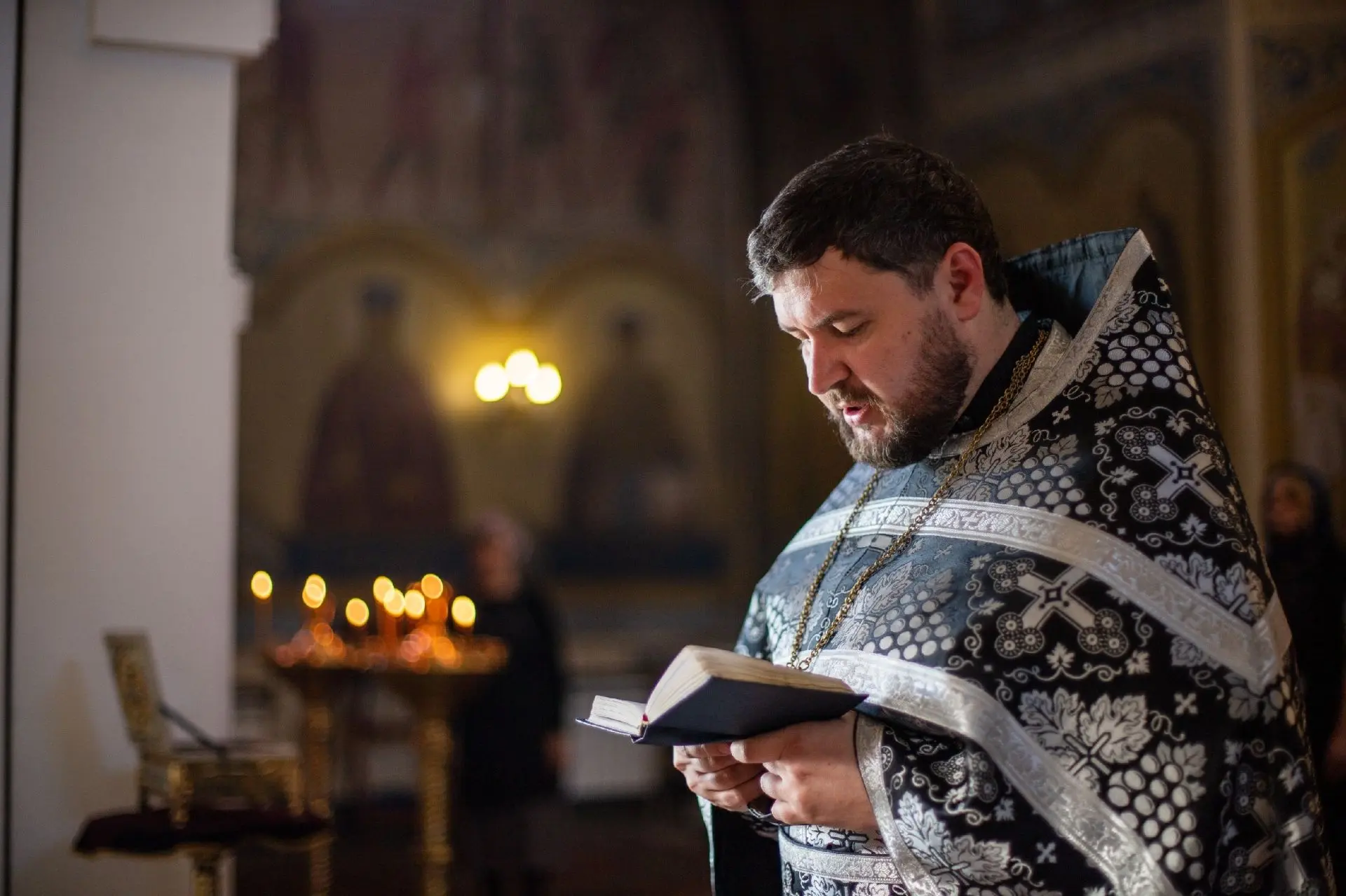 Один человек — пять жизней

Начальник финансового отдела, юрист, велопутешественник, турлидер горных