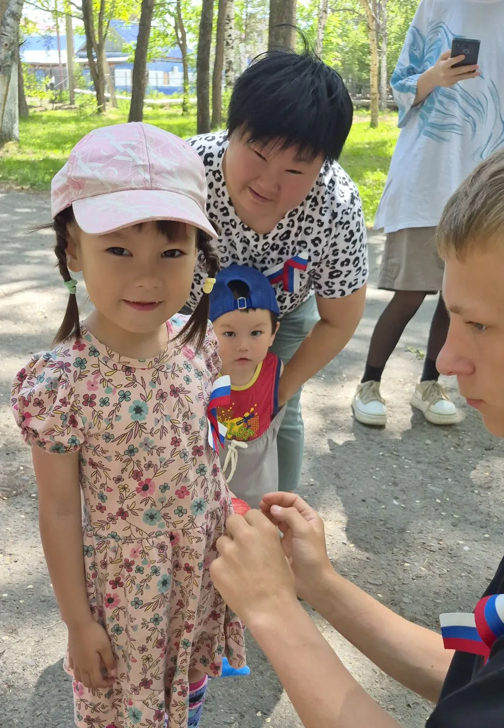 🇷🇺 С Днем России! Акция "Российский триколор" в селе Троицкое 🇷🇺

🎉 Сегодня, в этот знаменатель