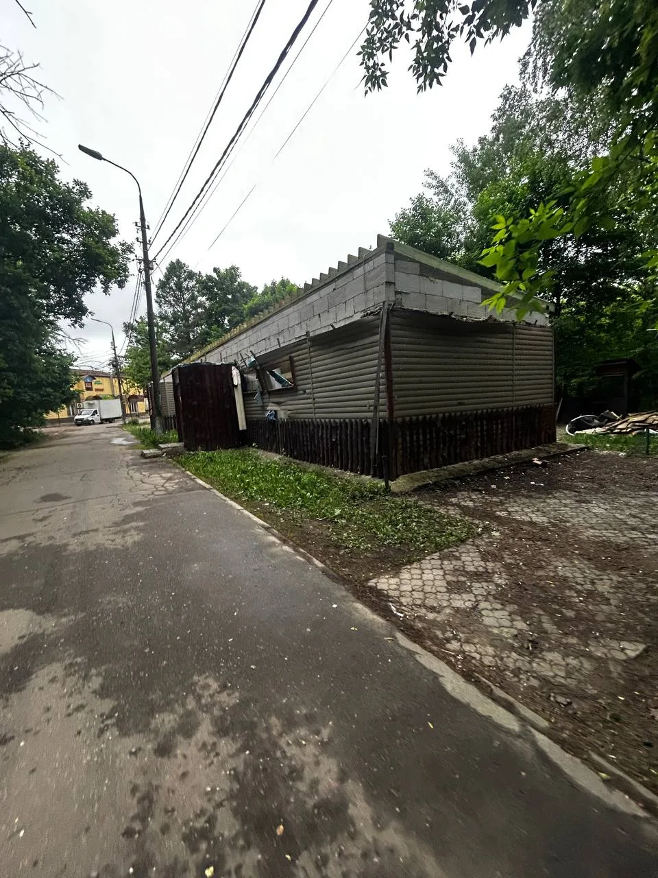 Делают крышу у бывшего кафе на ст. Чкаловская 😊

____________________
Предложить новость👉 https:/