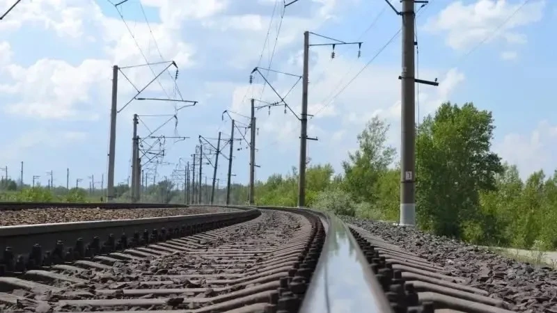 ⚡Житель Алтайского края пострадал от столкновения с железнодорожным составом
