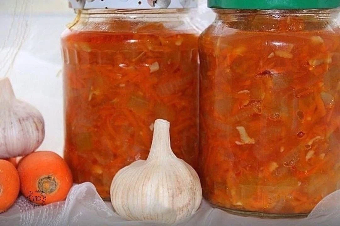 😋Кабачковый салат с морковкой и луком: даже до зимы не достоит, съедим все раньше!