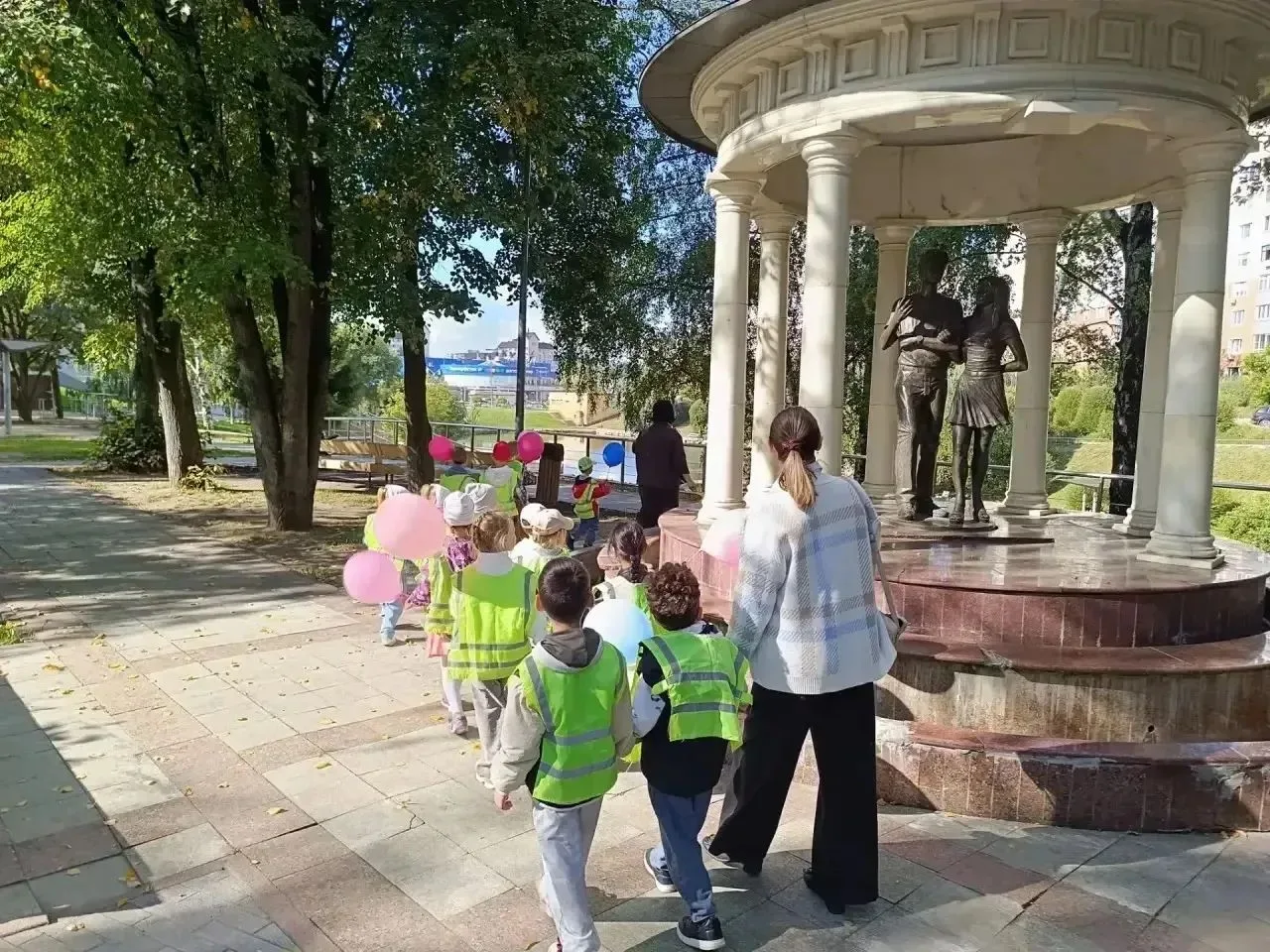 🏙️ В преддверии празднования Дня города воспитанники логопедической подготовительной к...