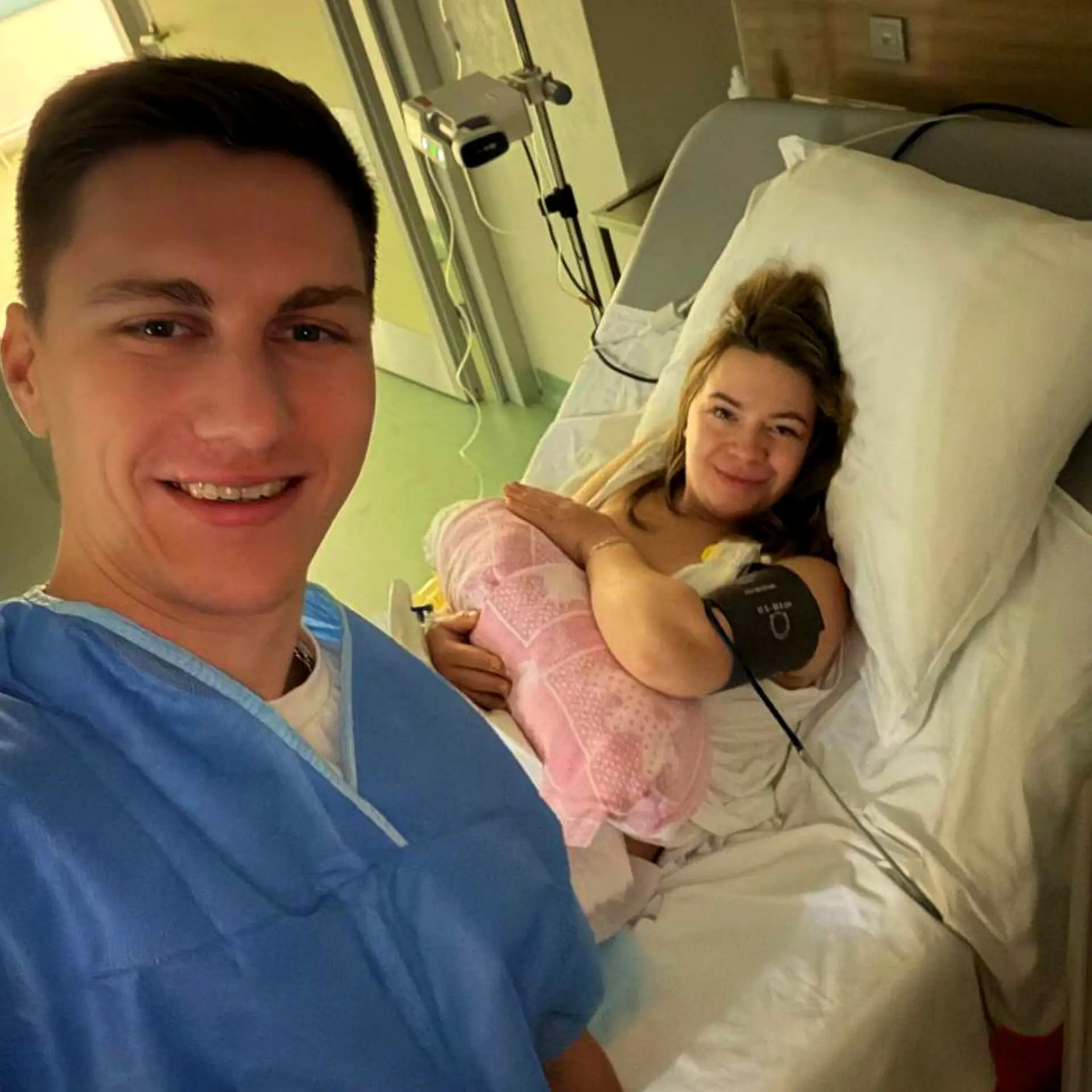 ❤️🔵 Недавно дочь Даниила Пыленкова была на символическом вбрасывании, а теперь в семье...