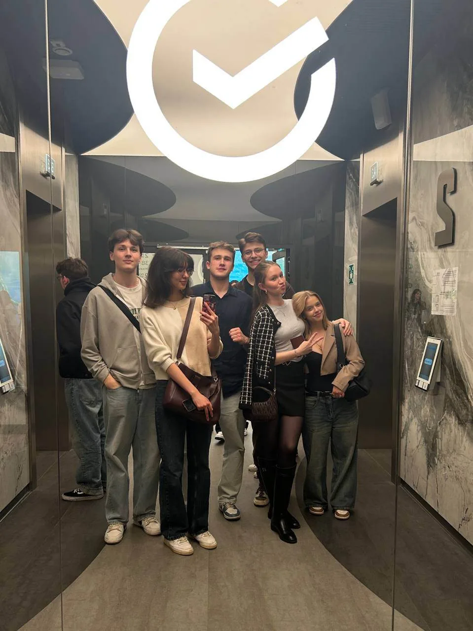 ✨На прошедшей неделе обучающиеся 11В предпринимательского класса и 11А ИТ-класса вместе с Волковым М