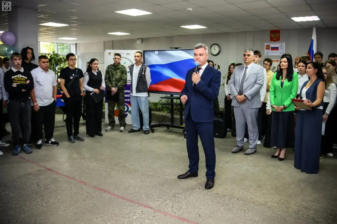 Свыше 8 000 первокурсников пришли 1 сентября в систему среднего профессионального образ...