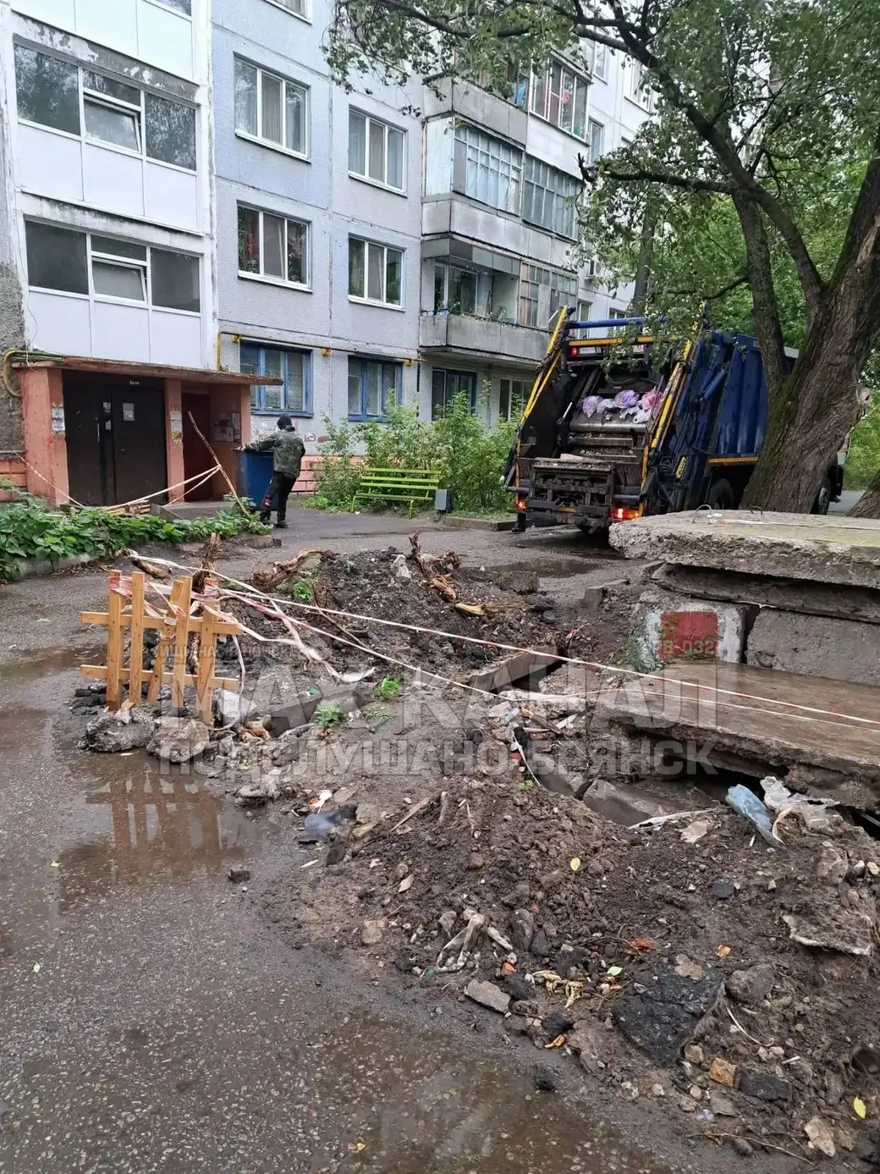 Данное безобразие находиться в Фокинском районе во дворах ул.  Киевской д.63, д.65 и  у...