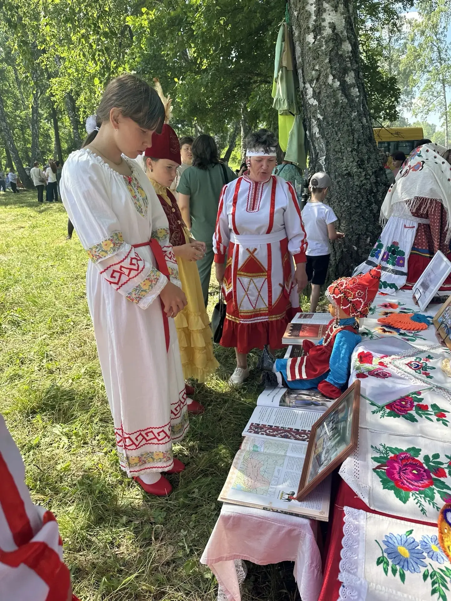 12 июня, в день празднования 128-й годовщины поселка Майна, вокальная группа «Туслох» из Чирикеевско