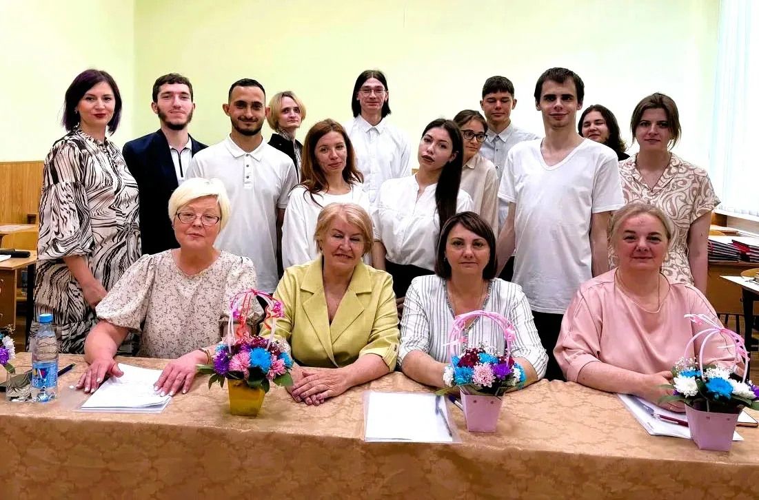 Исторический момент: Защита дипломов первого выпуска психологов 

Состоялась успешная защита дипломн