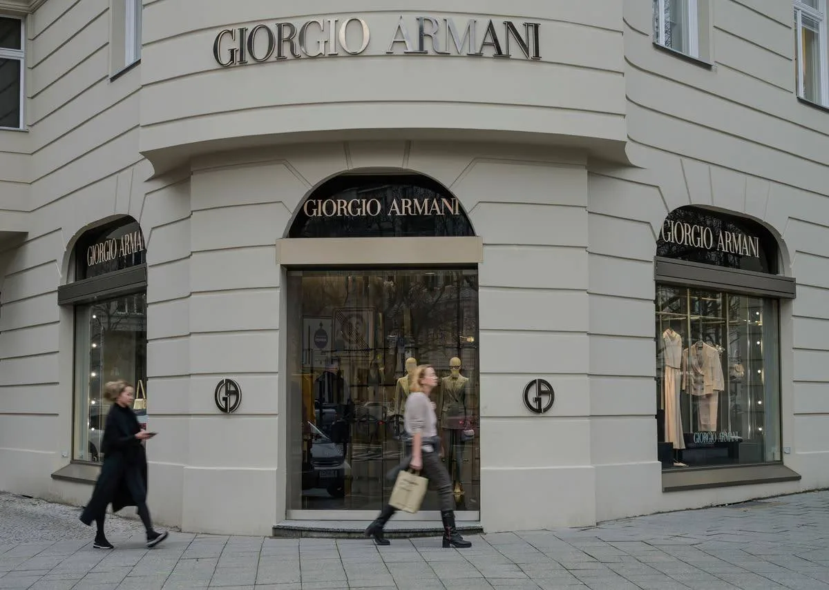 Уже в сентябре Giorgio Armani может начать процесс продажи  первой доли компании – речь...