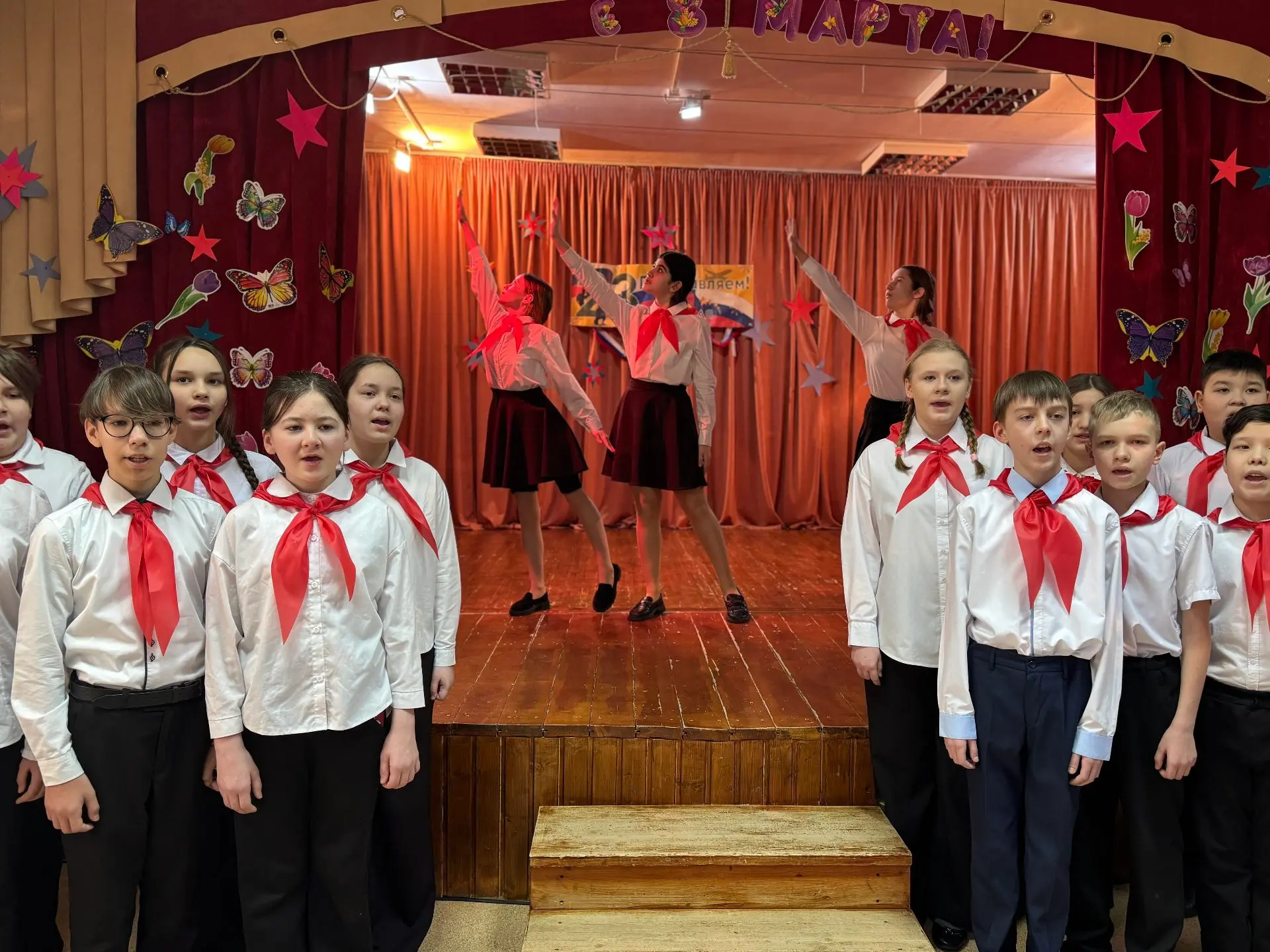 6 марта в МБОУ СОШ № 24 состоялось значимое мероприятие, посвящённое двум государственным праздникам