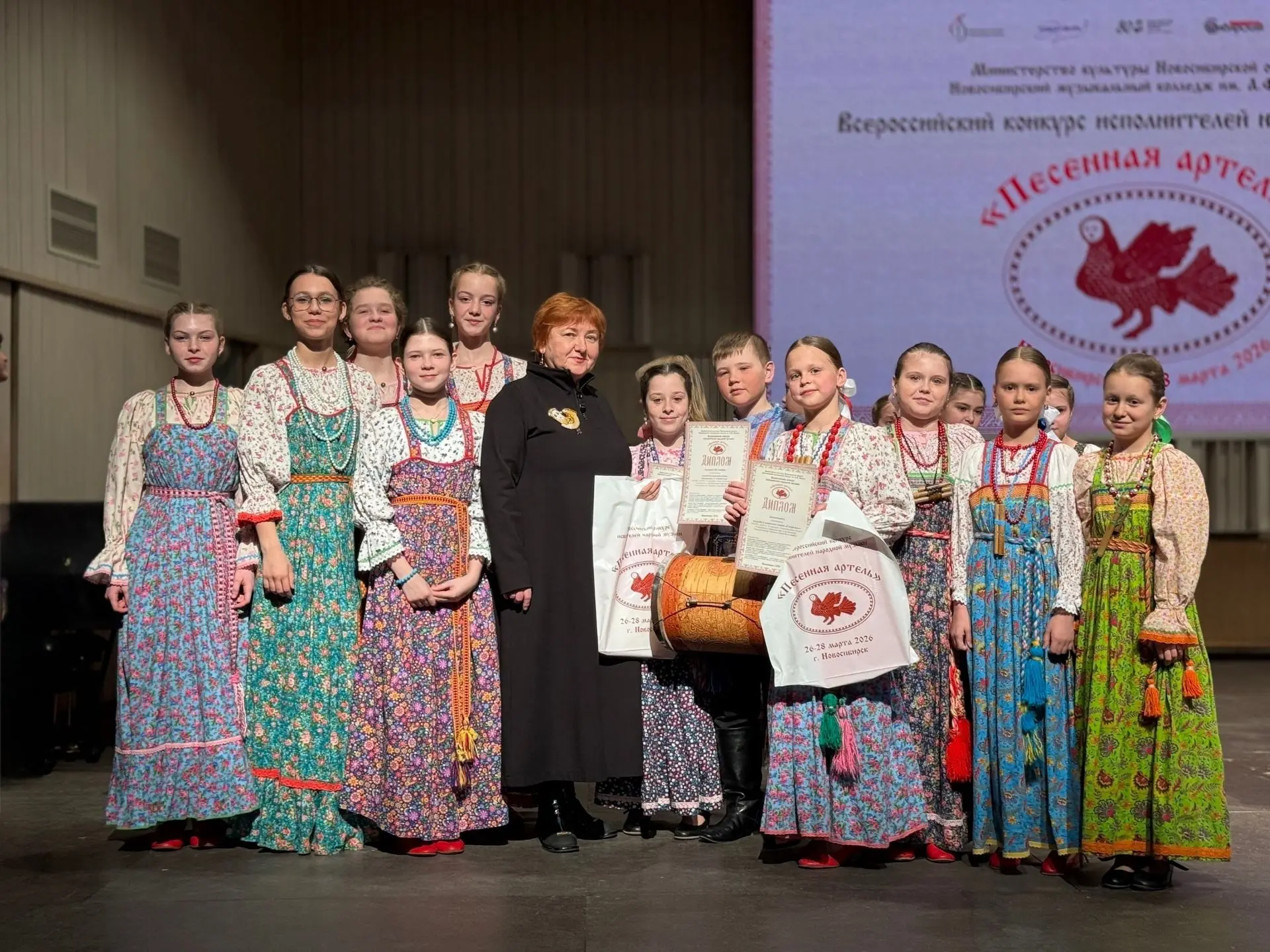 Всероссийский конкурс исполнителей народной музыки «Песенная артель» объединил сотни талантов в Ново