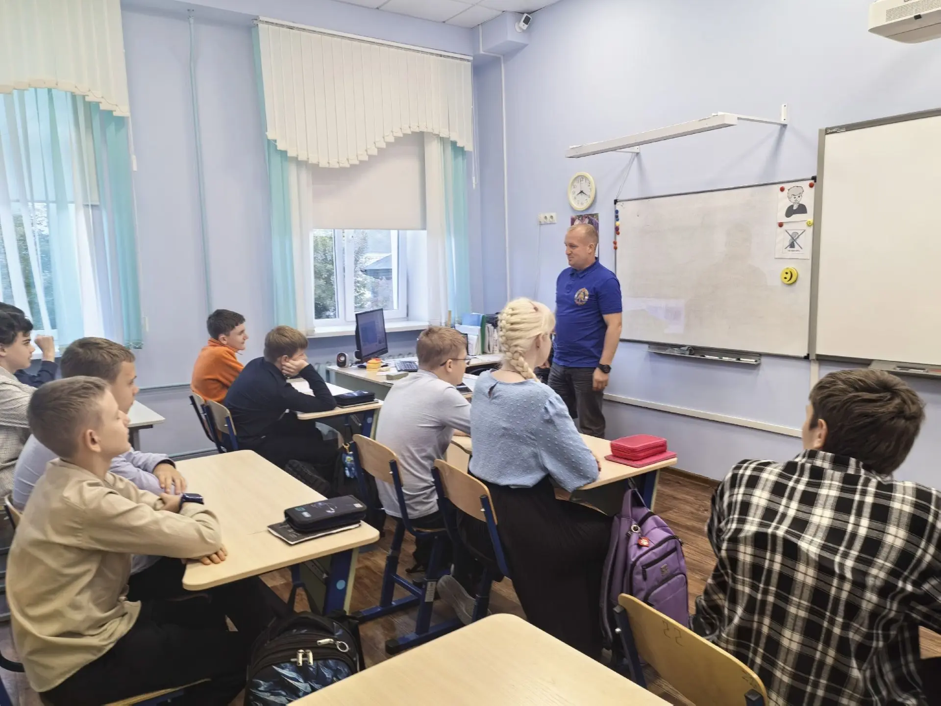 В конце сентября в 6А классе прошла встреча с ведущим специалистом по социальной работе...