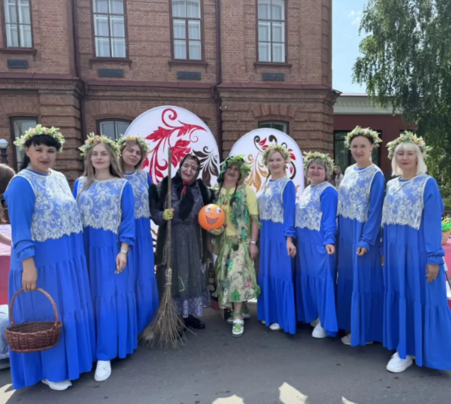 🎂 ПЕРЕКРЁСТОК КУЛЬТУР 🇷🇺✨

12 июня  наш округ отмечал свой первый день рождения! Главным событием