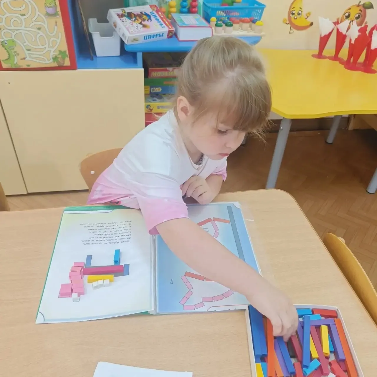 Наши детки группы № 8 очень любят разноцветные палочки Кюизенера. 
👧👦🧒
В младшей группе такой наб
