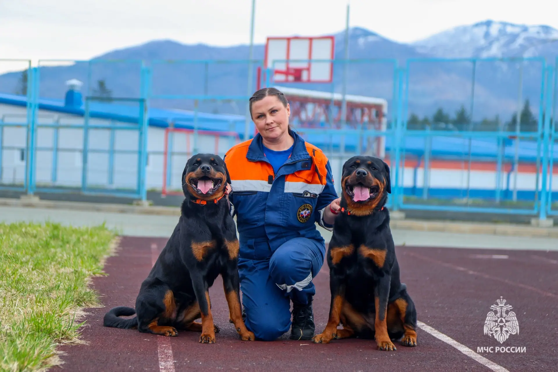 🐾Чрезвычайное чутье спасает жизни

В поисково-спасательном отряде им. В.А. Полякова службу несут дв