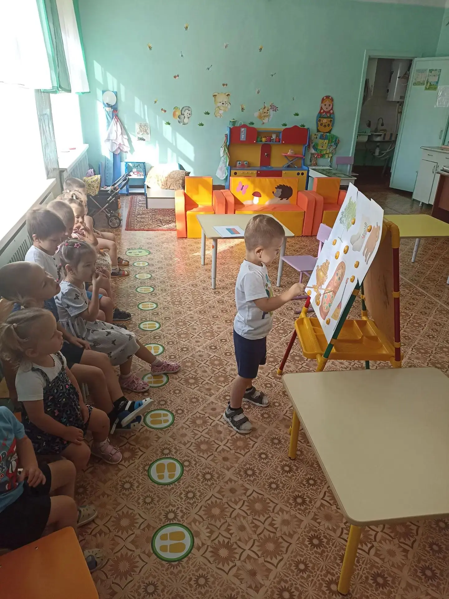 Ребята знакомились с государственными символами России.
