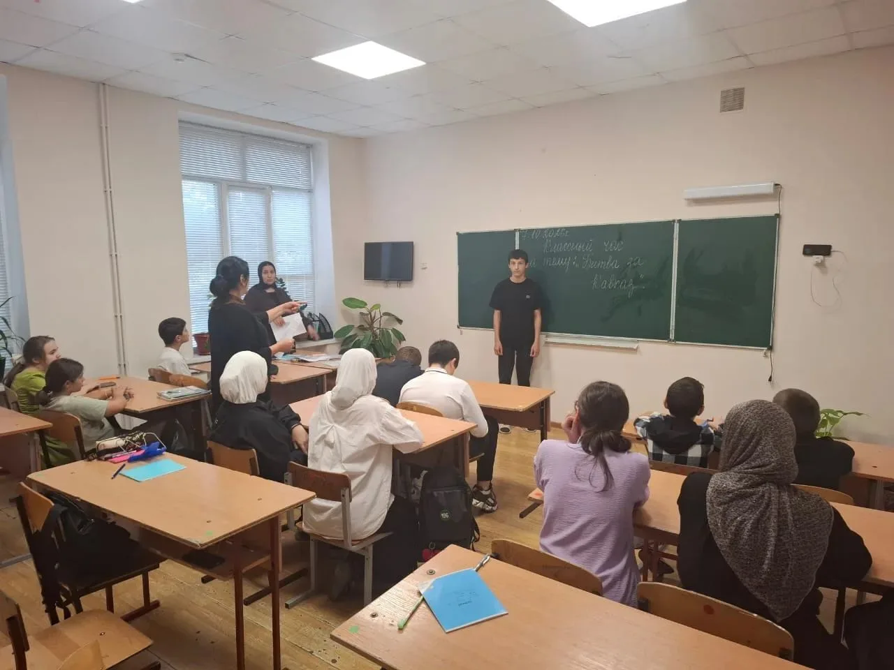 В МКОУ ИШИ воспитатели 6-х классов Магомедова Т.Г.  и Джалилова А.Д.  провели  классный...
