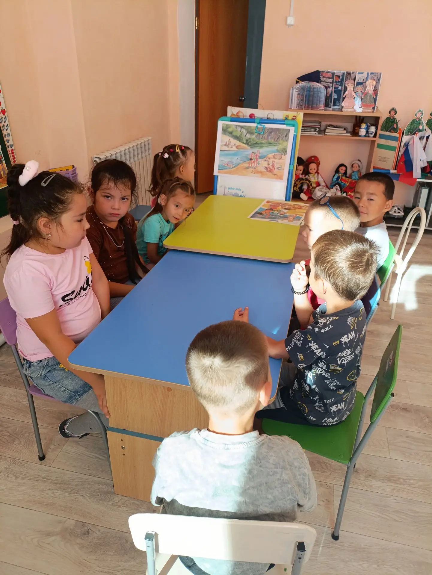 В старшей разновозрастной группе Непоседы села Подольск Познавательное развитие (окружа...