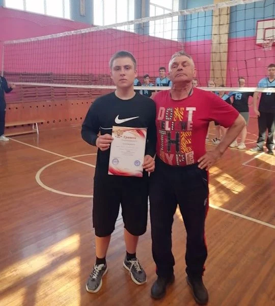 30 апреля в с. Кытманово проходили соревнования по волейболу в старшей возрастной групп...