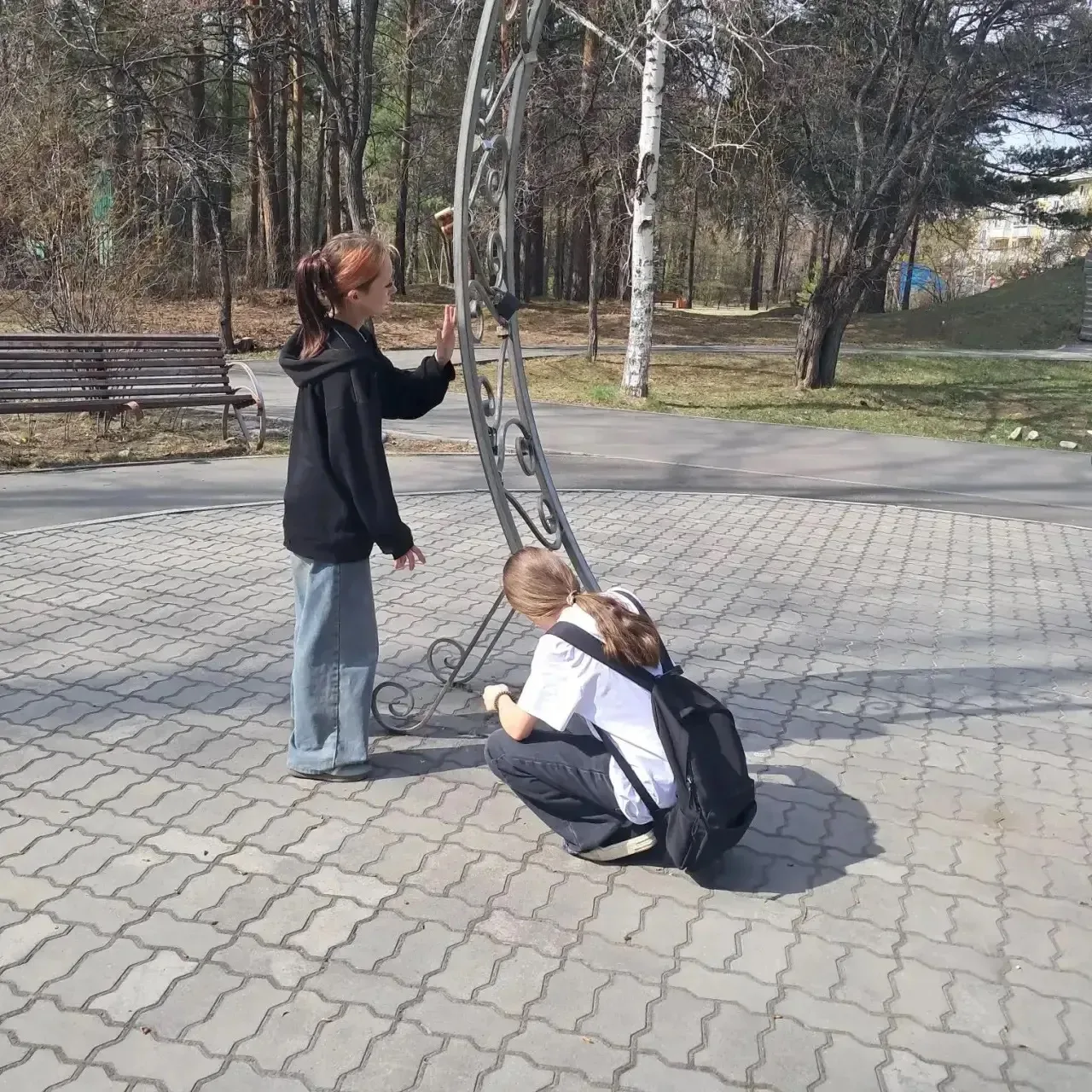 🌿 Субботник в городском парке: готовимся к 9 Мая вместе!  Сегодня, 7 мая, обучающиеся нашей школы вы