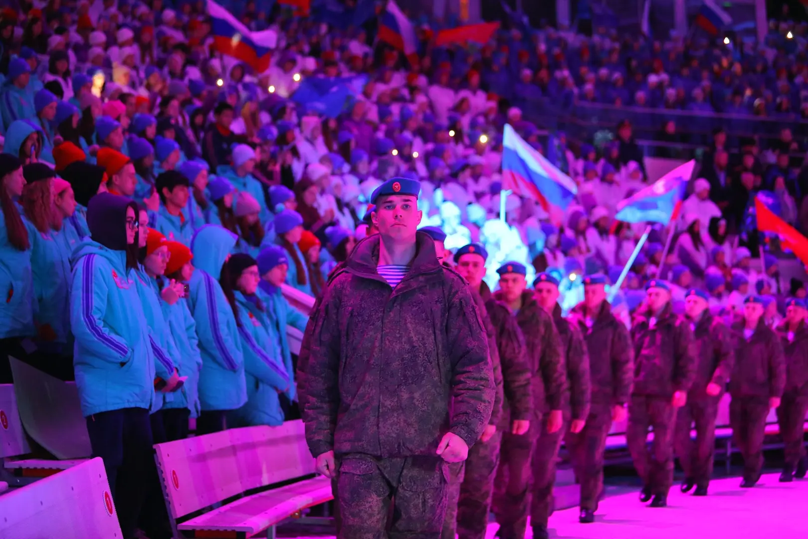 Пока мы помним — мы непобедимы.  В «Артеке» завершилась 2 смена грандиозным спектаклем «Битва за бит