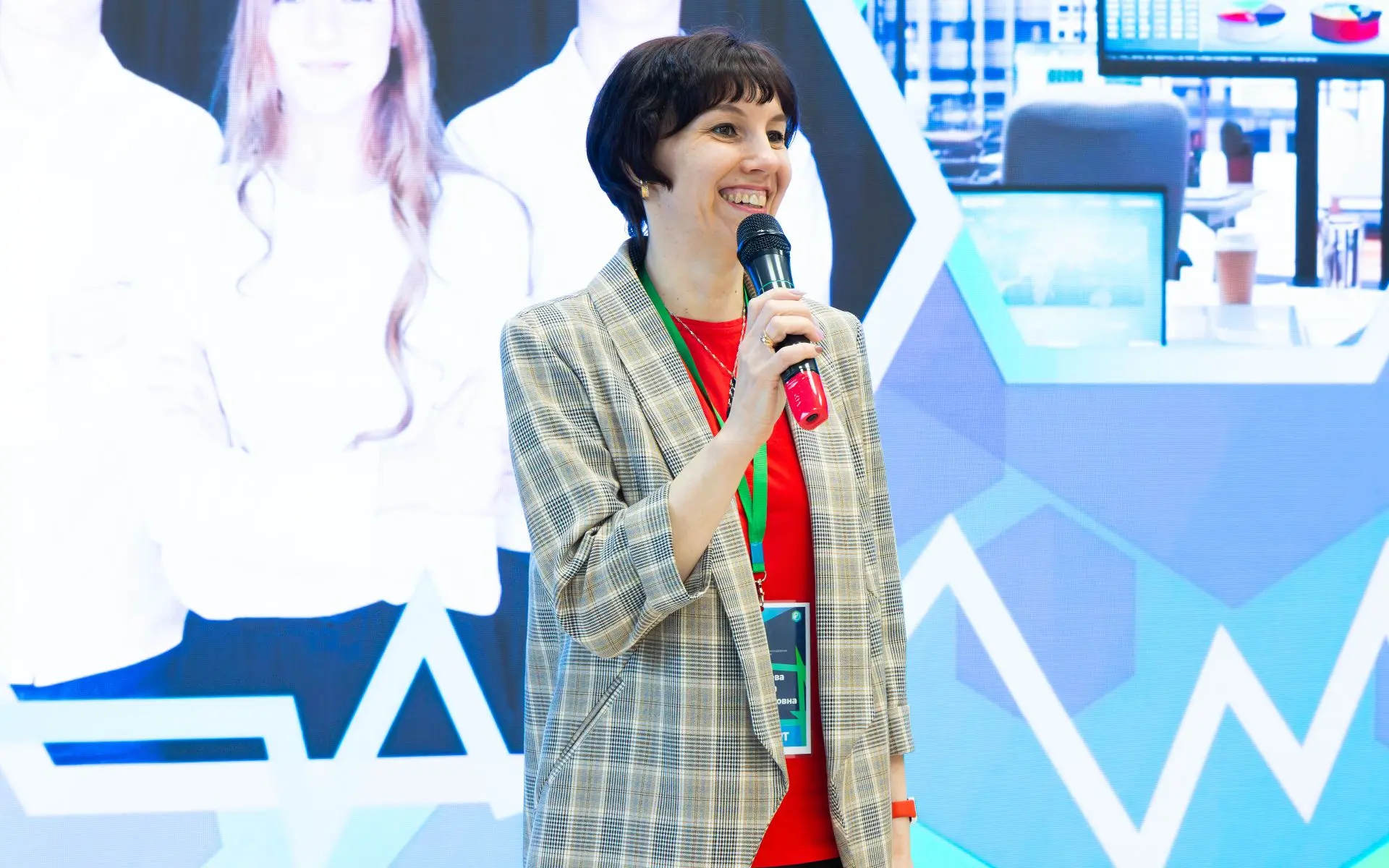🚀 25 команд, три региона и бизнес-идеи, которые уже работают: финал «Стартап-70» в Томске  На площад