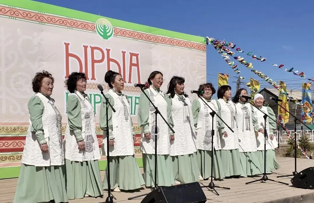 САХА ӨРӨСПҮҮБҮЛҮКЭТИГЭР ЫРЫА КҮНҮН КӨРСӨ  Ыам ыйын 21 күнүгэр ырыа күнүн көрсө, үгэс буолбут «Ырыа ы