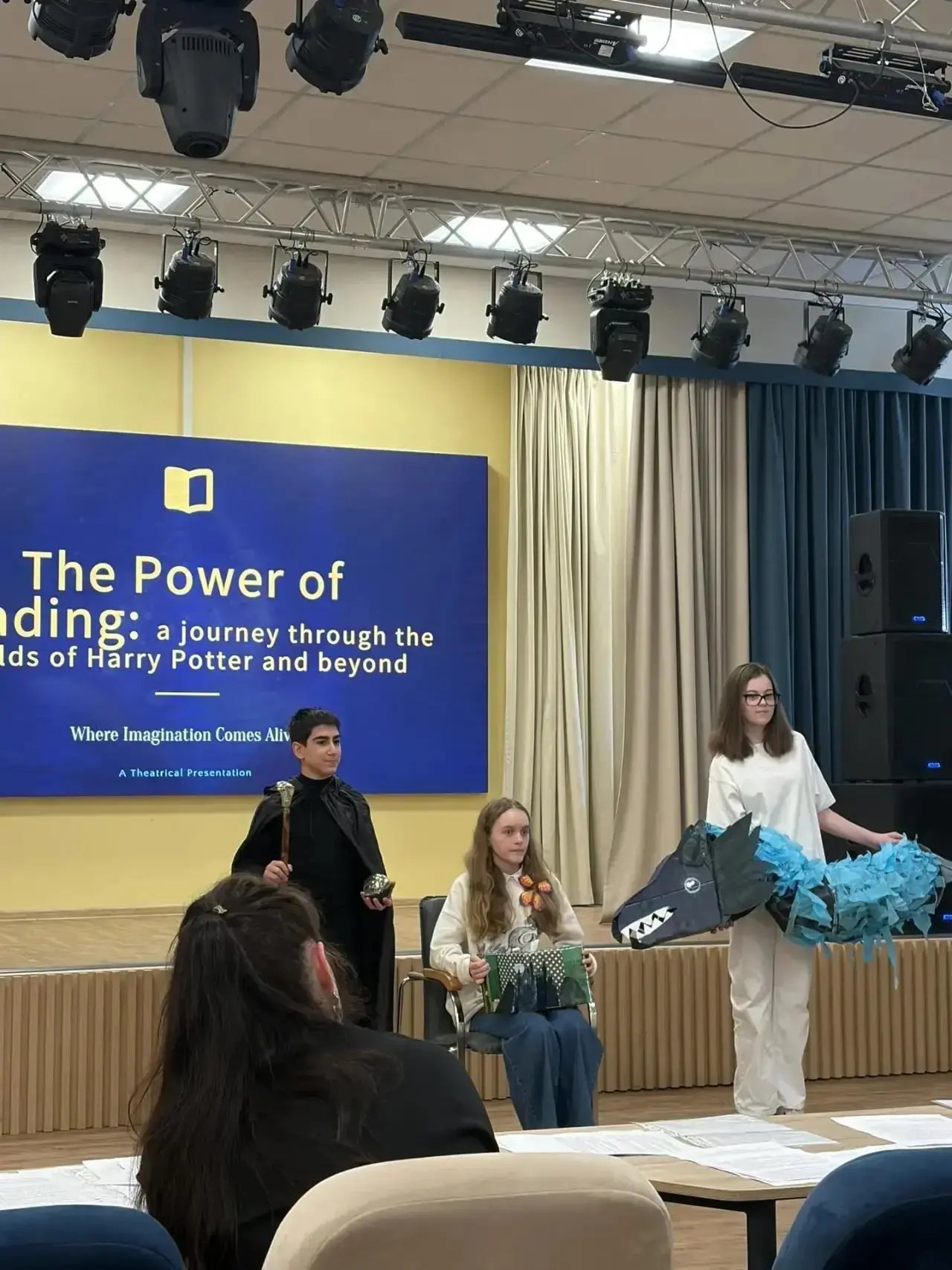 Поздравляем с победой в конкурсе!   2 марта в районном этапе творческого конкурса на иностранных язы