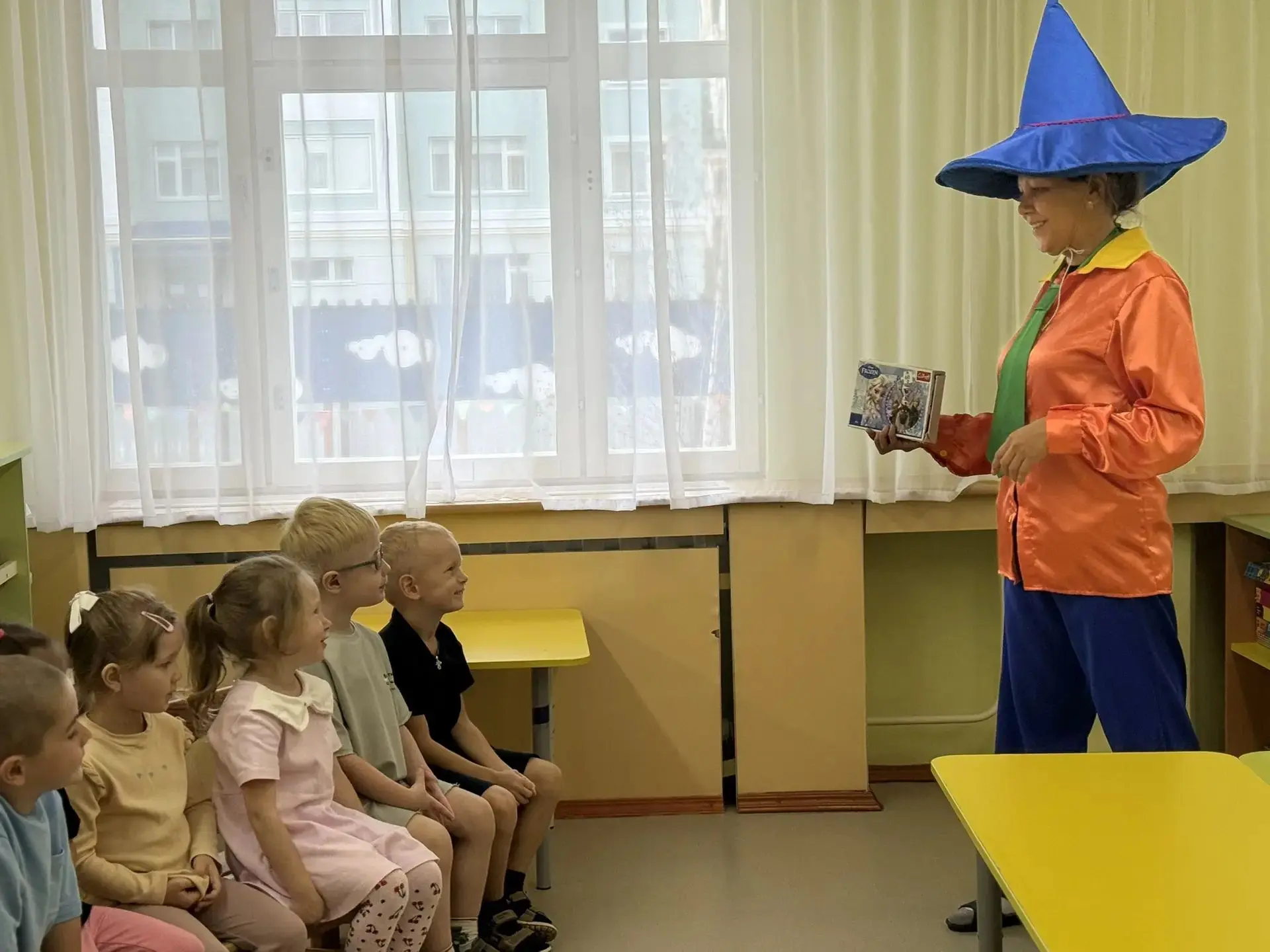 в группу «Маленькая страна» 🧸заглянул очень необычный и весёлый гость — любимый всеми ...