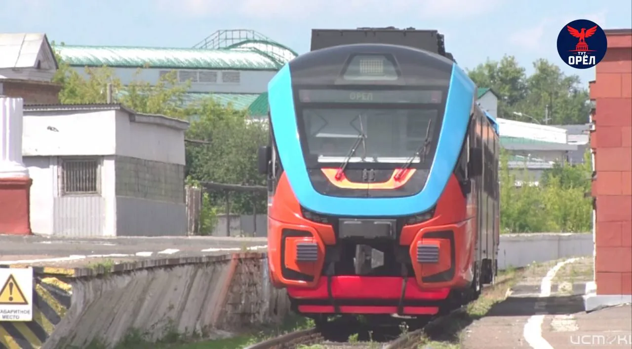 🚆 Жители Верховья опасаются замены современного поезда на старые вагоны.
