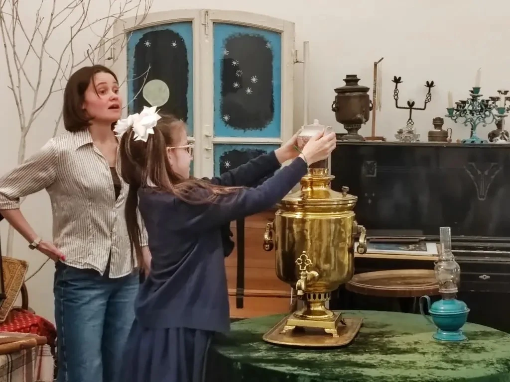 🏛️ Ученики 2 «Д» класса посетили музей «Огни Москвы»!  👀 Ребята с огромным интересом осмотрели экспо
