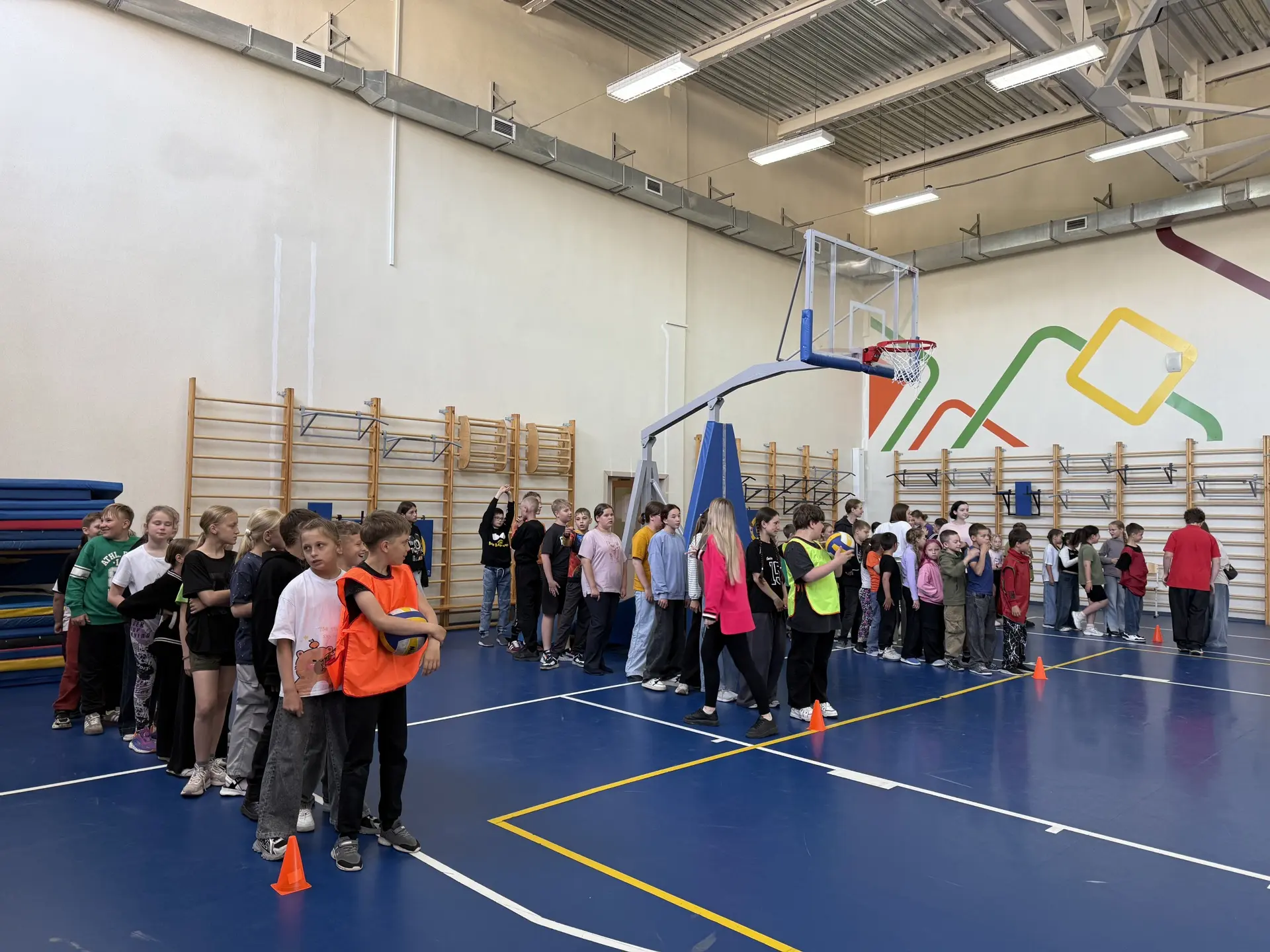 Быстрее! Выше! Сильнее! 
🏃‍♀️⛹🏽‍♂️🏓🏐
Сегодня в летнем оздоровительном лагере прошла спортивная э