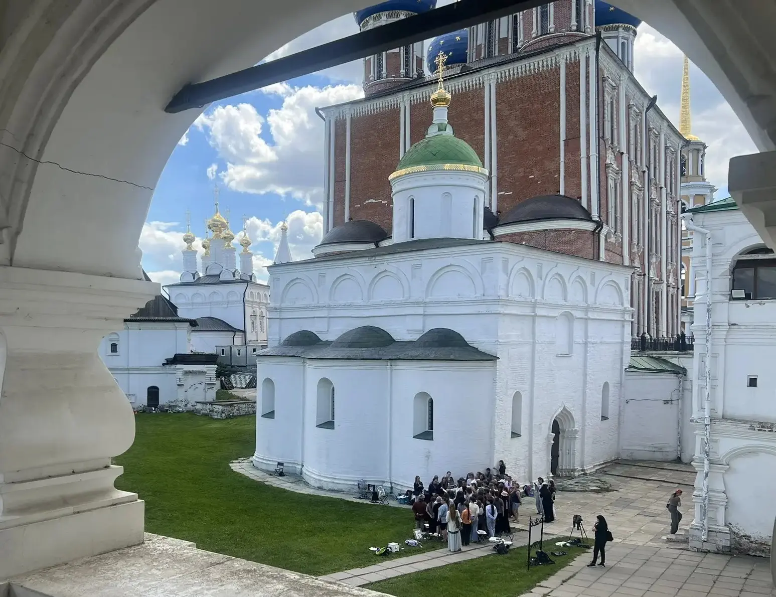 В Рязанском кремле 3 июня 2026 года состоялся тематический пленэр для учащихся и препод...