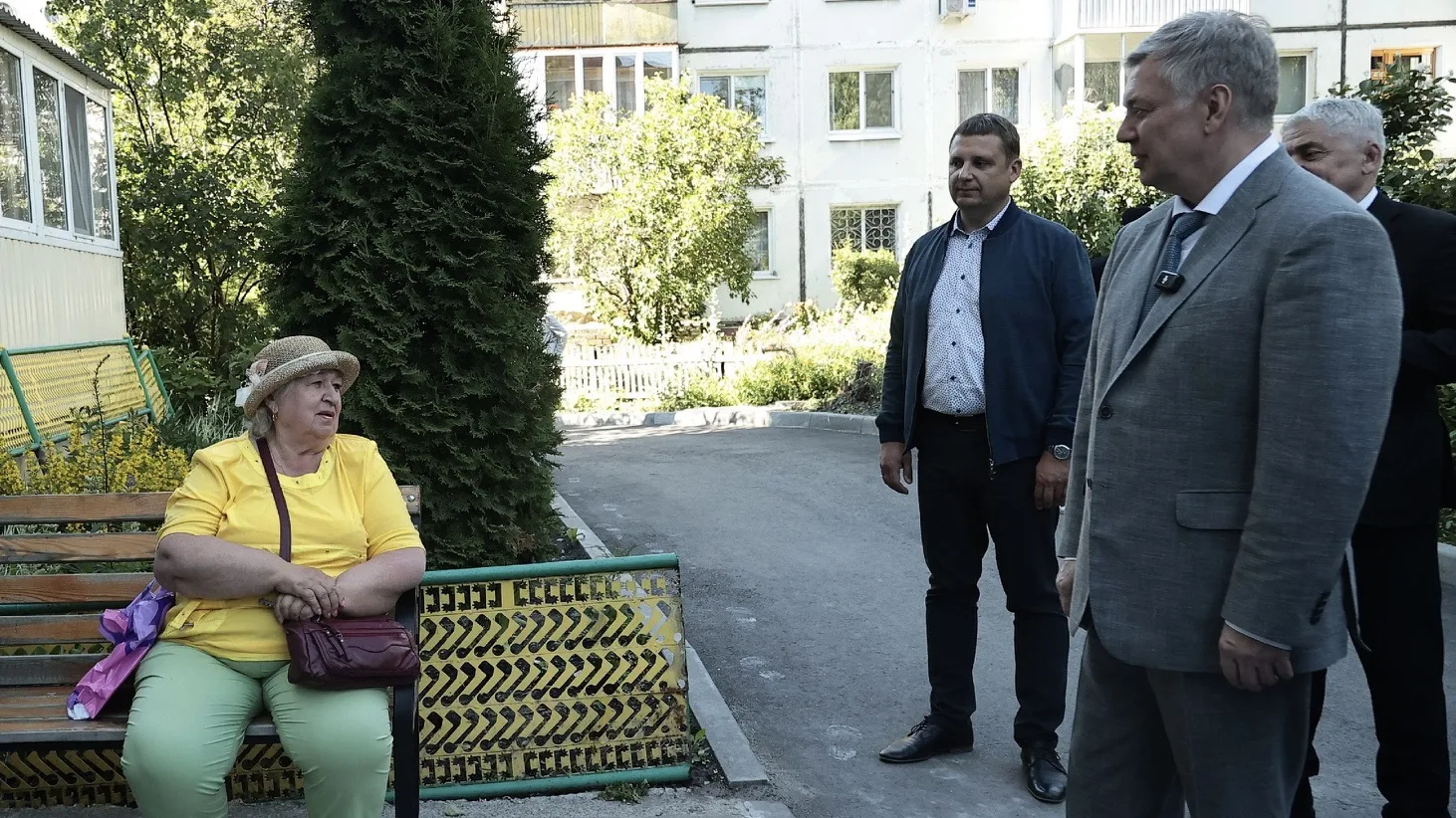 🏠По программе «Мой двор» сделали ремонт 50 объектов в Ульяновске. Это половина от план...